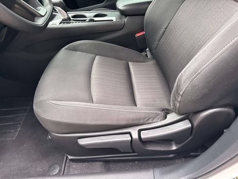 Used 2025 Nissan Altima 2.5 S FWD image 17