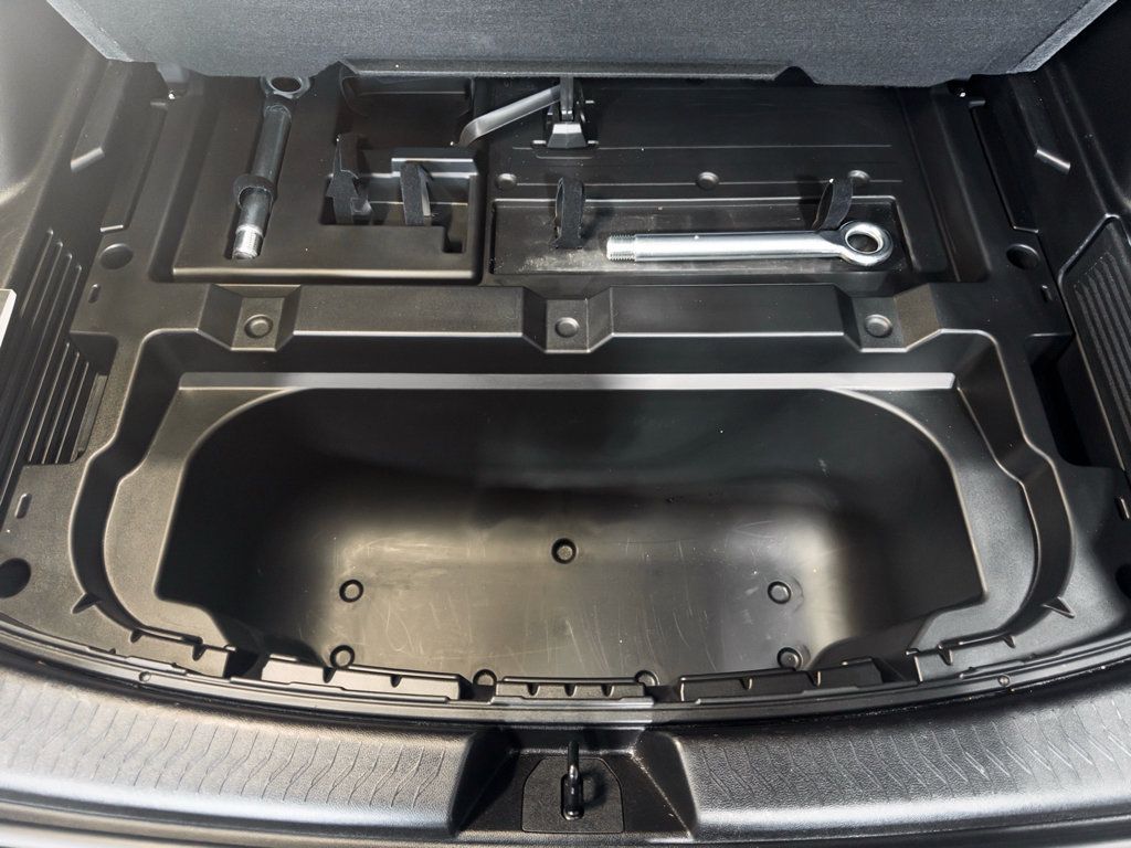 Used 2024 Chevrolet Equinox EV LT FWD image 27