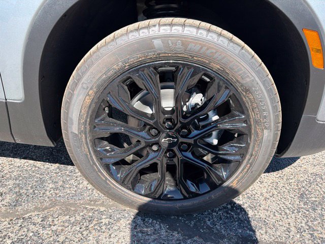 New 2026 Chevrolet Blazer LT w/ LPO, Black Sport Package FWD image 18