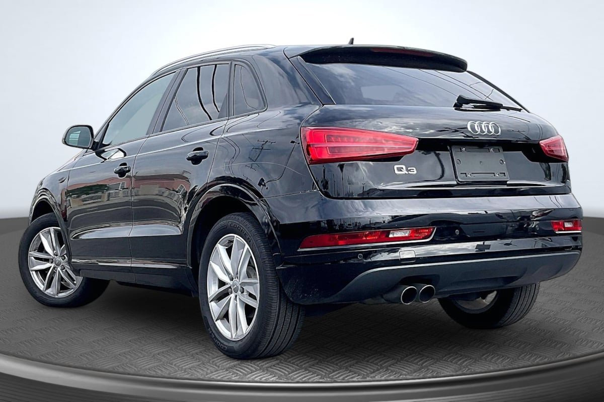 Used 2017 Audi Q3 2.0T Premium w/ Convenience Package FWD image 2