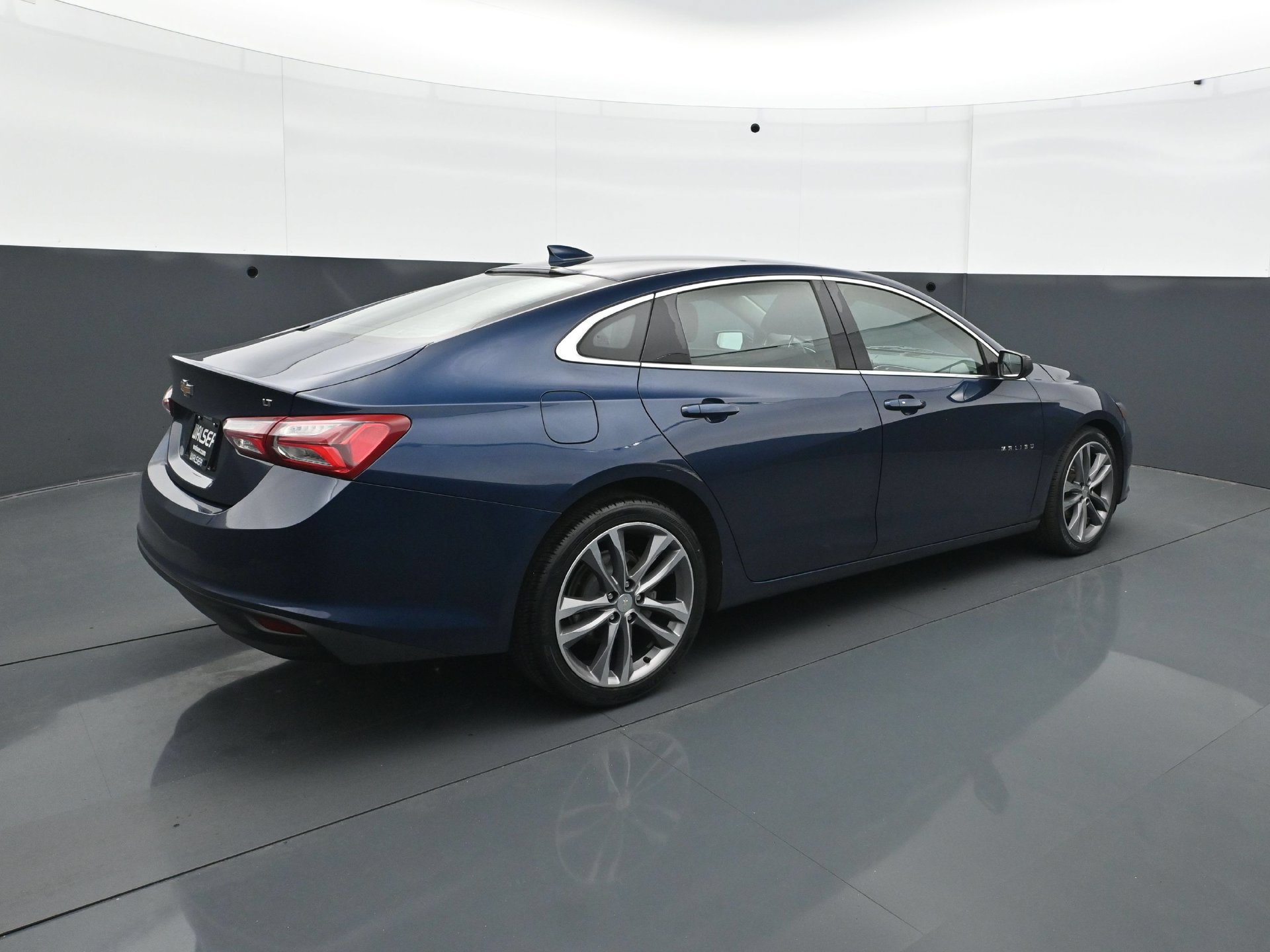 Used 2021 Chevrolet Malibu LT FWD image 7