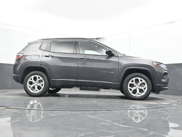 Used 2024 Jeep Compass Latitude AWD/4WD image 42