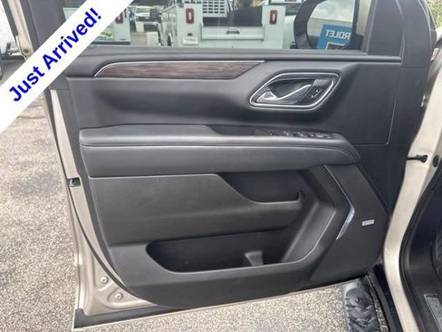 Used 2021 Chevrolet Suburban Z71 AWD/4WD image 11