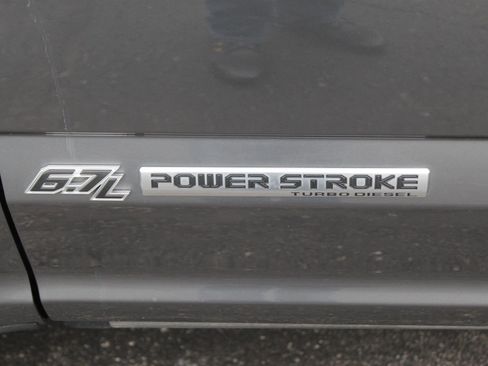 Used 2022 Ford F250 Platinum w/ FX4 Off-Road Package image 4