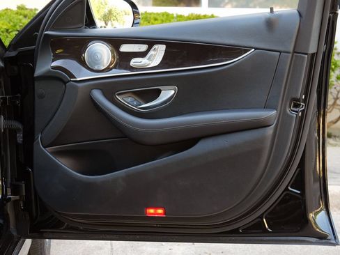 Used 2019 Mercedes-Benz E 300 image 39