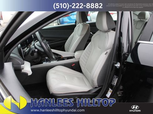 Used 2023 Hyundai Elantra Limited image 12