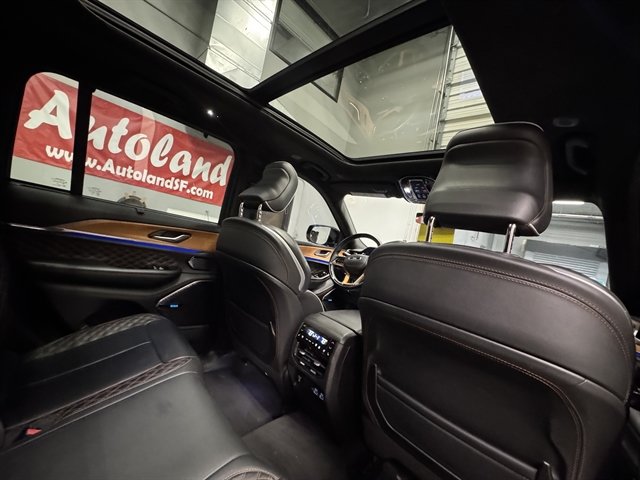 Used 2023 Jeep Grand Cherokee Summit AWD/4WD image 17