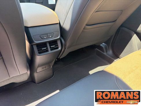 New 2026 Chevrolet Equinox ACTIV w/ Convenience Package III AWD/4WD image 23