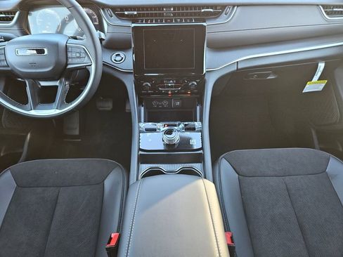 New 2025 Jeep Grand Cherokee L Altitude image 13