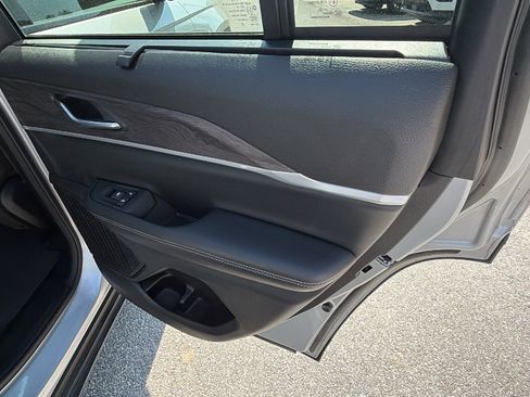 Used 2024 Jeep Grand Cherokee Limited w/ Luxury Tech Group II image 21