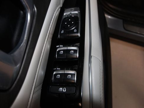 Used 2025 Kia Sorento SX image 6