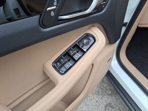 New 2026 Porsche Macan image 26