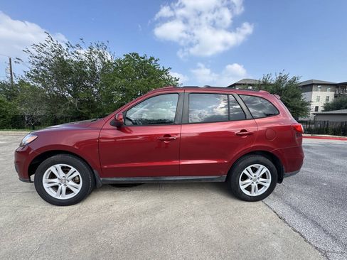 Used 2010 Hyundai Santa Fe SE FWD image 4