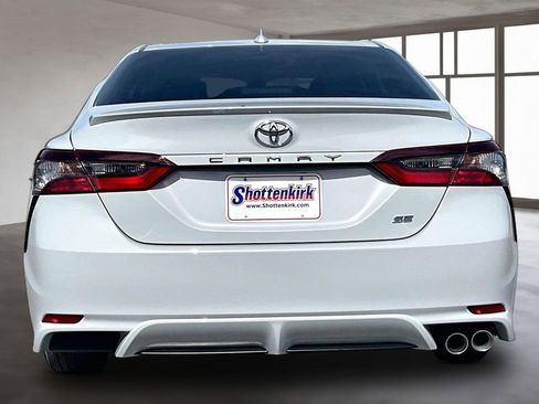 Used 2023 Toyota Camry SE image 5