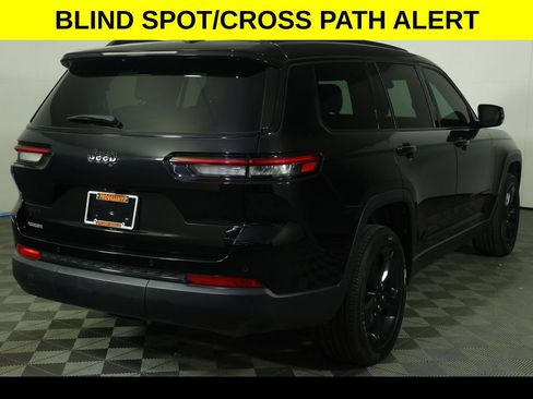 Used 2024 Jeep Grand Cherokee L Altitude AWD/4WD image 11