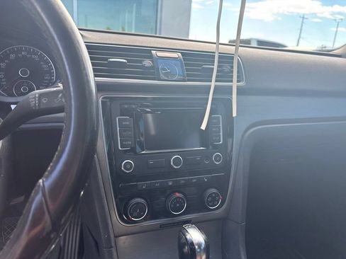 Used 2014 Volkswagen Passat TDI SE FWD image 11