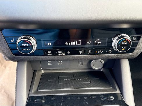 New 2026 Mitsubishi Outlander SE image 16