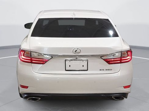 Used 2016 Lexus ES 350 w/ Premium Package w/Wood Trim FWD image 6