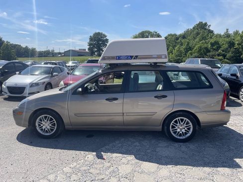 Used 2003 Ford Focus ZTW FWD image 3