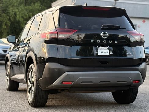 Used 2021 Nissan Rogue SV FWD image 3