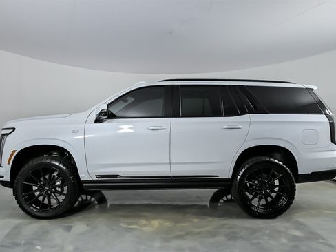 Used 2026 Cadillac Escalade Platinum Sport w/ LPO, ONYX Package AWD/4WD image 8
