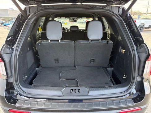 Used 2025 Ford Explorer ST-Line w/ Premium Package image 35