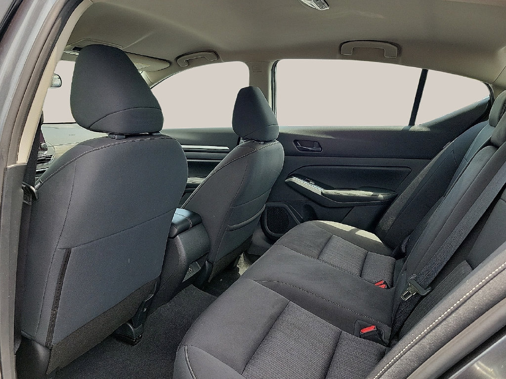 Used 2023 Nissan Altima 2.5 SV FWD image 9