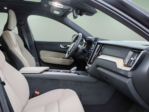 New 2026 Volvo XC60 B5 Core w/ Protection Package Premier image 35