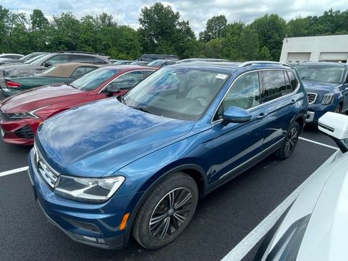 Used 2019 Volkswagen Tiguan SEL AWD/4WD image 2