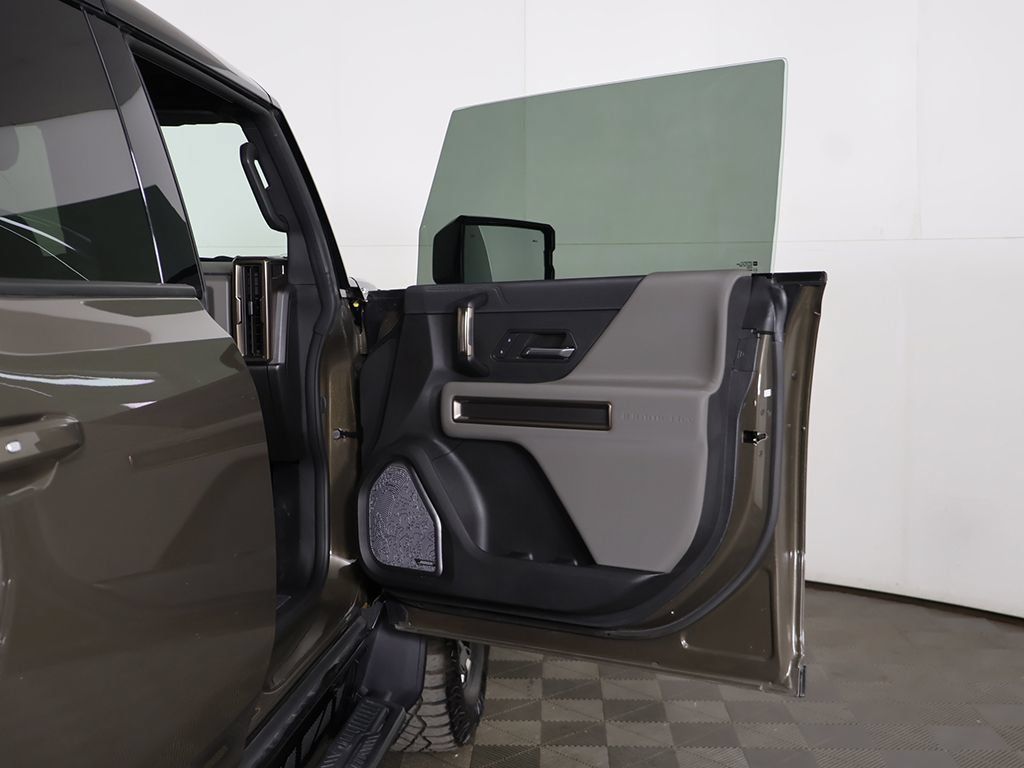Used 2025 GMC Hummer EV 2X w/ Extreme Off-Road Package AWD/4WD image 29