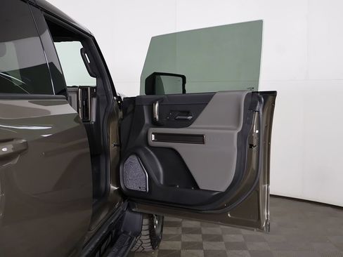 Used 2025 GMC Hummer EV 2X w/ Extreme Off-Road Package AWD/4WD image 29