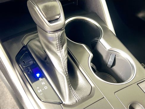 Used 2023 Toyota Highlander XLE image 25