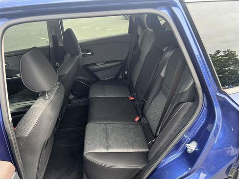 Used 2021 Nissan Rogue SV FWD image 14