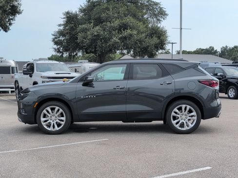 Used 2019 Chevrolet Blazer LT w/ Sun and Wheels Package FWD image 2