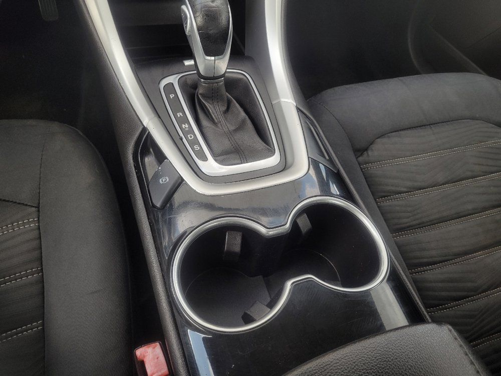 Used 2016 Ford Fusion SE FWD image 26