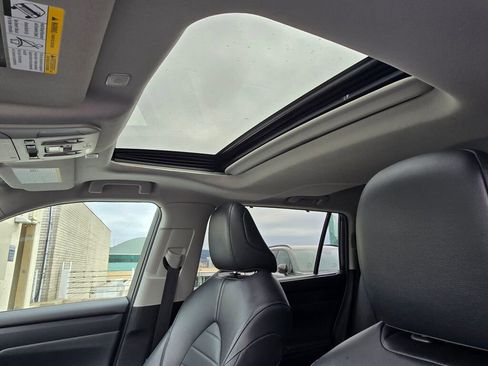 Used 2023 Toyota Highlander XLE FWD image 24