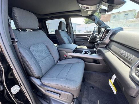 New 2026 RAM 1500 4x4 Crew Cab image 19