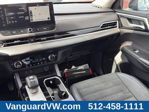 Used 2025 Mitsubishi Outlander SE FWD image 31