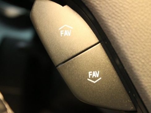 Used 2020 Chevrolet Camaro LT image 17