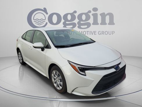 Used 2024 Toyota Corolla LE FWD image 5