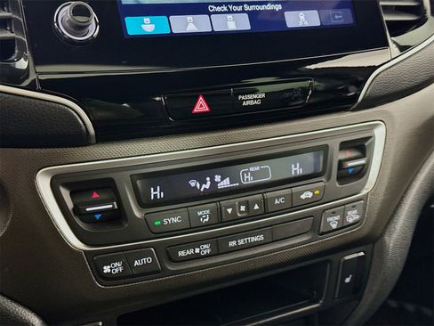 Used 2025 Honda Passport TrailSport image 13