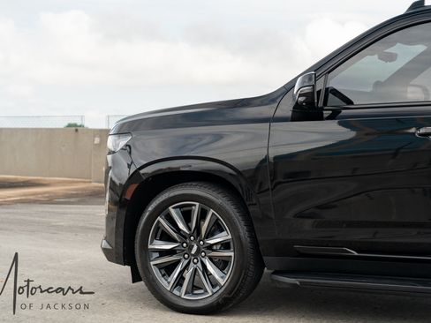 Used 2021 Cadillac Escalade Sport w/ Driver Assist Tech Package AWD/4WD image 38