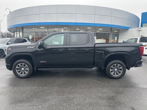 Used 2024 GMC Sierra 1500 AT4 w/ Technology Package image 8