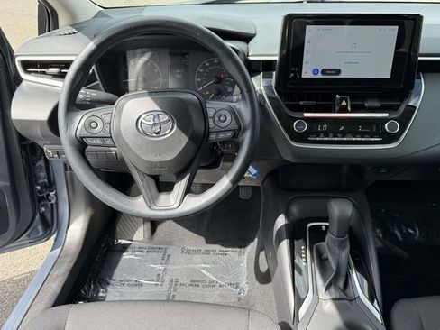Used 2025 Toyota Corolla LE image 18