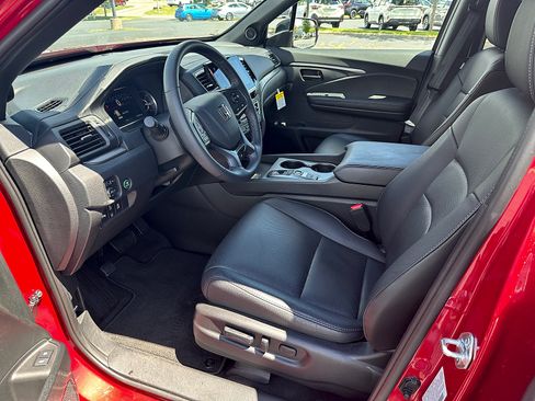Used 2025 Honda Passport EX-L image 16