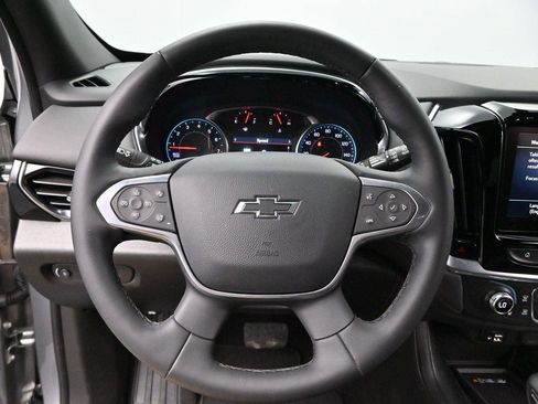 Used 2023 Chevrolet Traverse RS FWD image 14