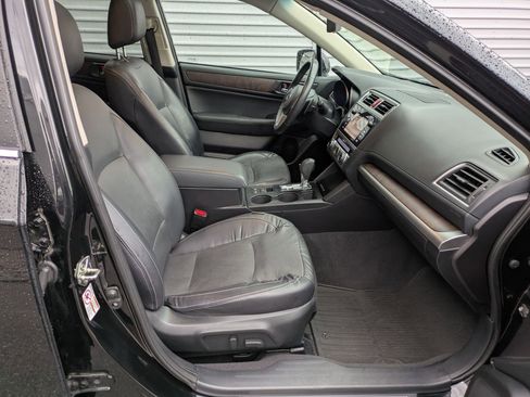 Used 2017 Subaru Outback 3.6R Limited image 33