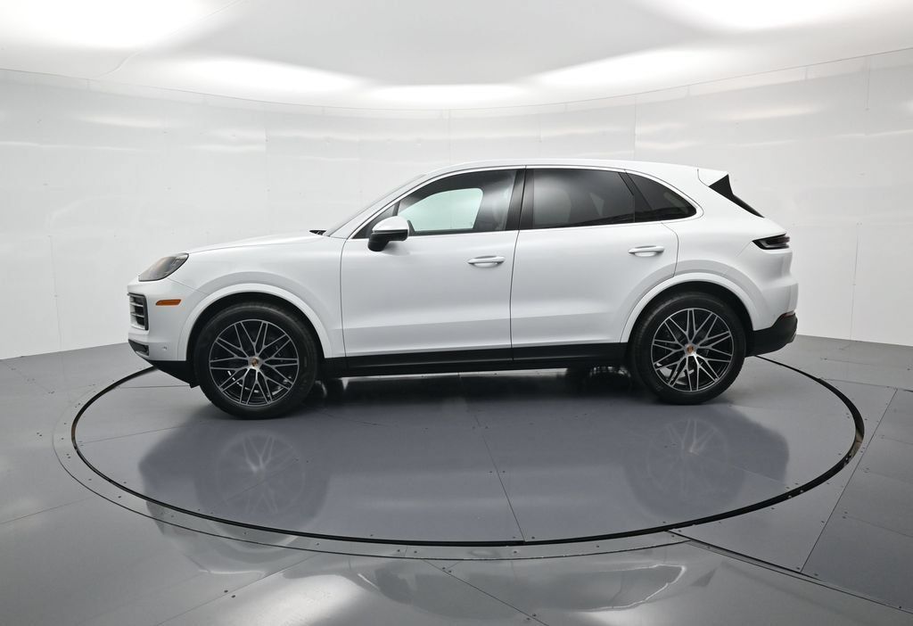 Certified 2026 Porsche Cayenne AWD/4WD image 2