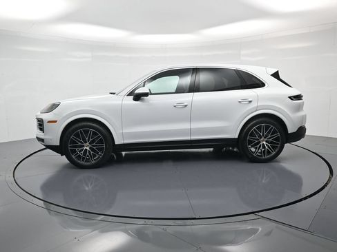 Certified 2026 Porsche Cayenne AWD/4WD image 2