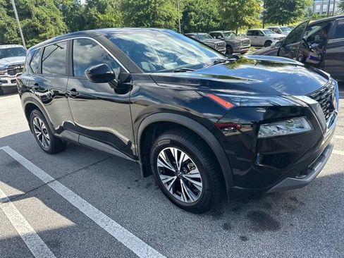 Used 2023 Nissan Rogue SV FWD image 4